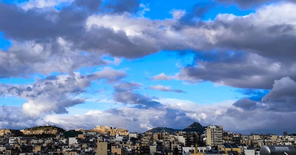 Ο καιρός σήμερα: Ηλιοφάνεια παντού, βροχές σε Κρήτη και Δωδεκάνησα